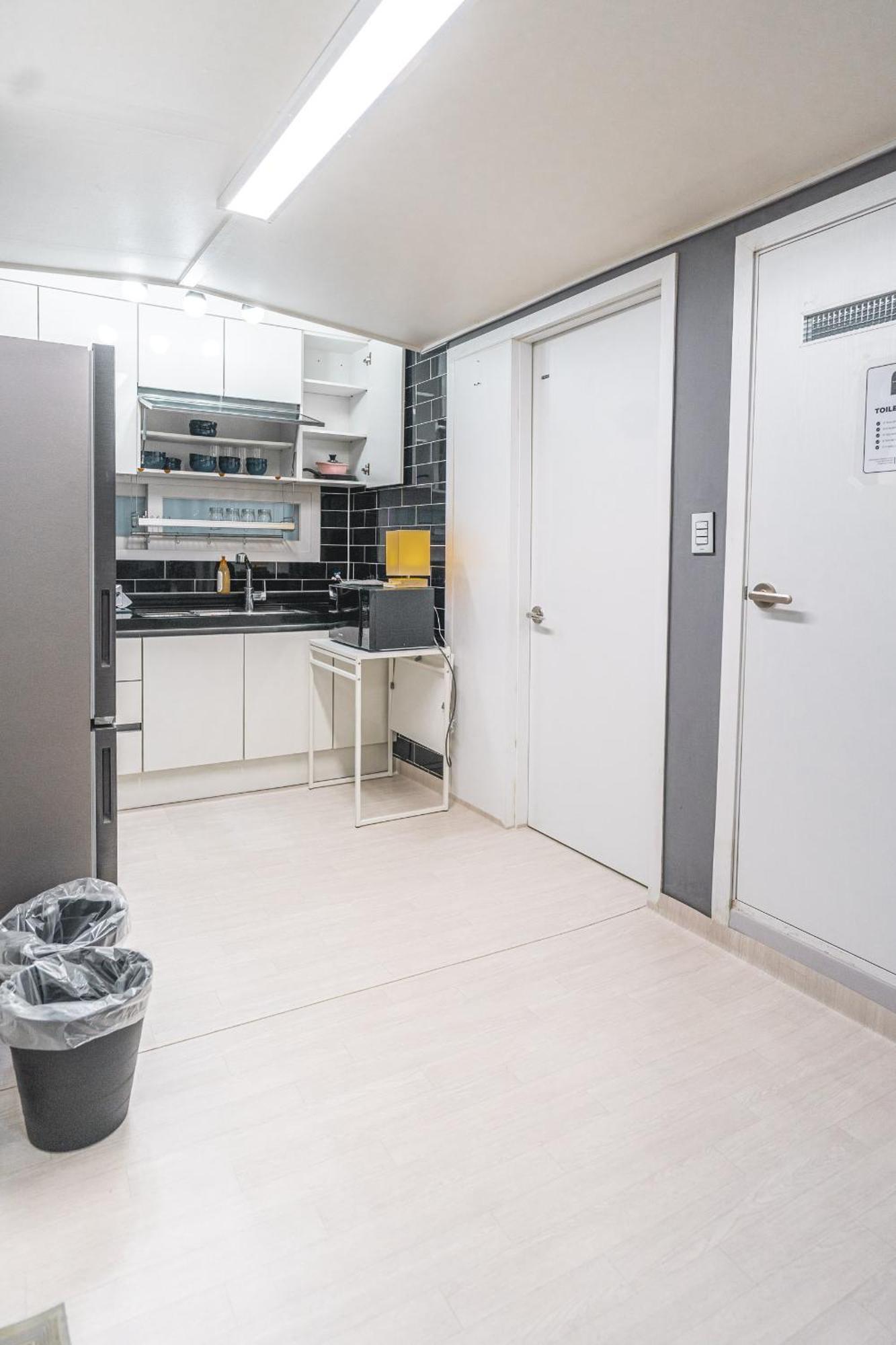 Apartment #hapjeong Station Cozy Chunbae's House Seoul